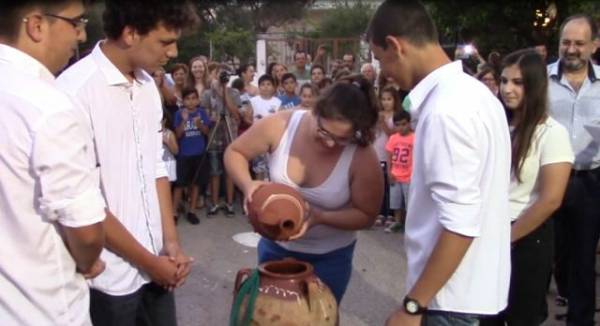 Αναβίωσε το έθιμο του Κλήδονα στη Μεσσήνη (βίντεο-φωτογραφίες)