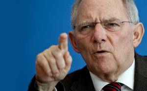 FAZ: Η εμμονή Σόιμπλε στο Grexit έκανε την Αθήνα να υποχωρήσει