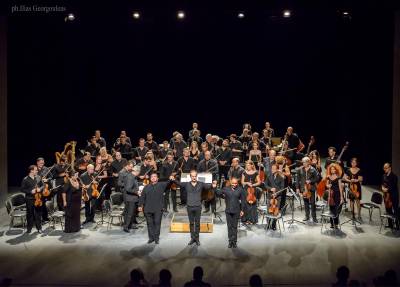 Εντυπωσιακή αυλαία με Δημήτρη Πλατανιά στο 22ο Φεστιβάλ Χορού Καλαμάτας