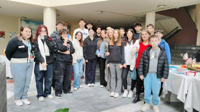 2ο ΓΕΛ Καλαμάτας: Δημιουργίες μαθητών για τα Παιδικά Χωριά SOS