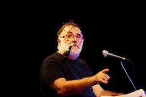 Θάνος Μικρούτσικος: "Οτι θα γίνει επανάσταση, θα γίνει …"