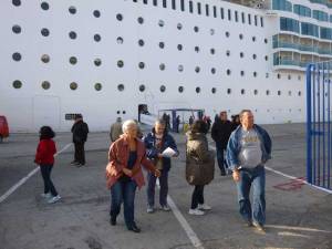 Το "Costa Neoromantica" με 1.229 επιβάτες στην Καλαμάτα (φωτογραφίες)