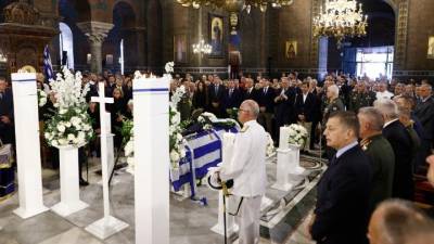 Με τιμές η εξόδιος ακολουθία του επίτιμου αρχηγού ΓΕΕΘΑ Μ. Κωσταράκου