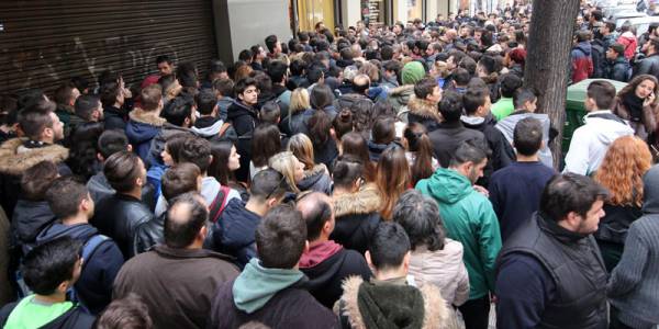 Περιμένοντας το… ιππικό να ξανασώσει την Ελλάδα