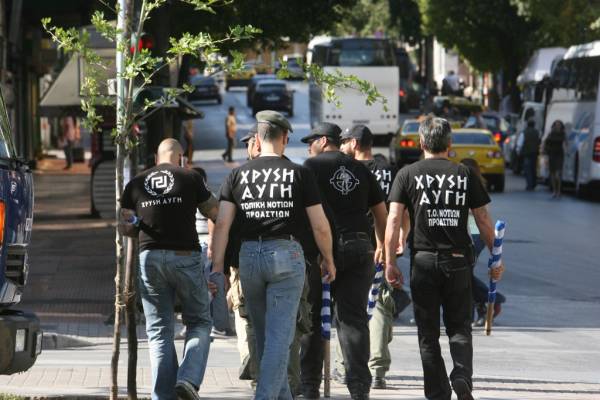 Νέες τηλεφωνικές συνομιλίες χρυσαυγιτών. Βρίζουν τον Φύσσα: Τραγούδα πού... εκεί που είσαι (ηχητικό)