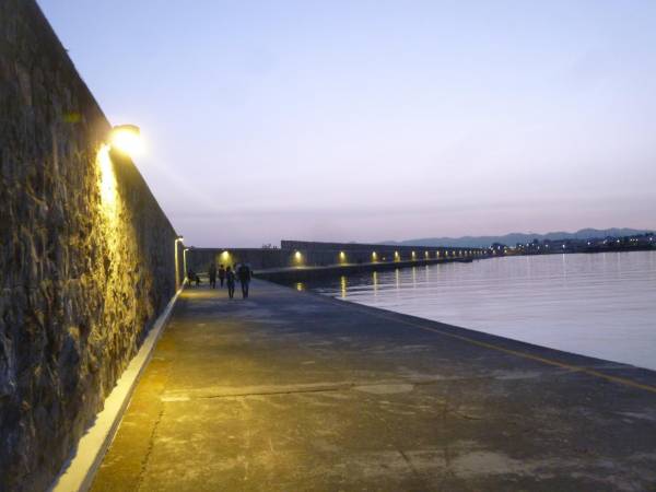 Eπί Τάπητος: Εργα βιτρίνας στην παραλιακή ζώνη