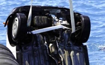 Εκλεψε αυτοκίνητο και το πέταξε στη θάλασσα