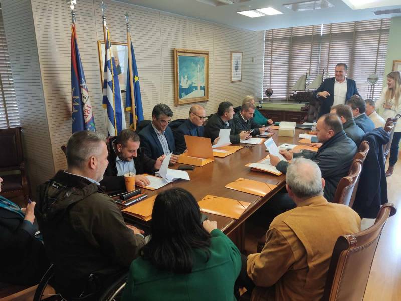 Σύσκεψη Βασιλόπουλου με τους 11 αντιδημάρχους