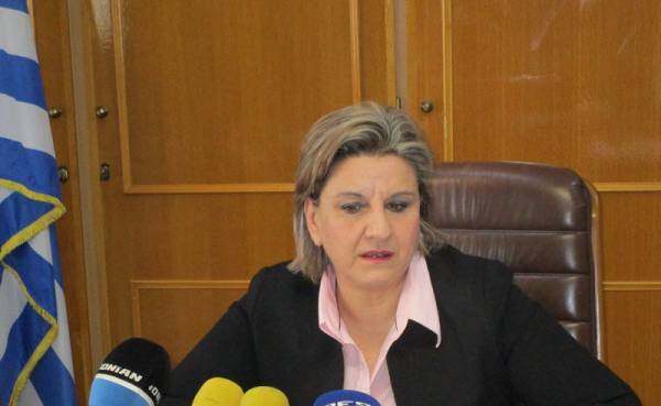 Εγκαιρη δακοκτονία ζητεί η Αλειφέρη