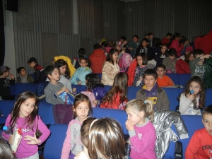 Εκατσαν στα σκαλάκια;