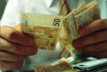 Τσιγγάνος έκανε τον εφοριακό και πήρε 350 ευρώ από ηλικιωμένη