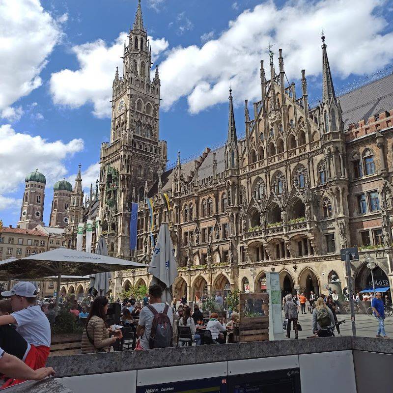 Οι νέοι εξακολουθούν να ψηφίζουν με τα… πόδια