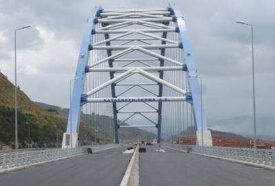 25 χρόνια για 12 χιλιόμετρα