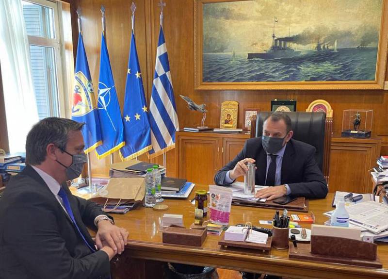 Μαντάς σε Παναγιωτόπουλο για 120 ΠΕΑ: Ανοιχτό το υπουργείο για αξιοποίηση του στρατοπέδου