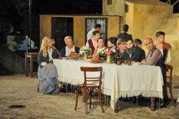 Συγκίνησε η παράσταση "Ο Χριστός ξανασταυρώνεται" (φωτογραφίες - βίντεο)