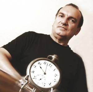 O Νίκος Σιδέρης στην "Ε": "Οι μεγάλοι πρέπει να γνωρίζουν τι μπορεί να σηκώσει ένα παιδί"