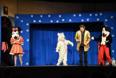 Καλαμάτα: «Ο μάγος και η παρέα του» στην αυλή του «Vista Marina»