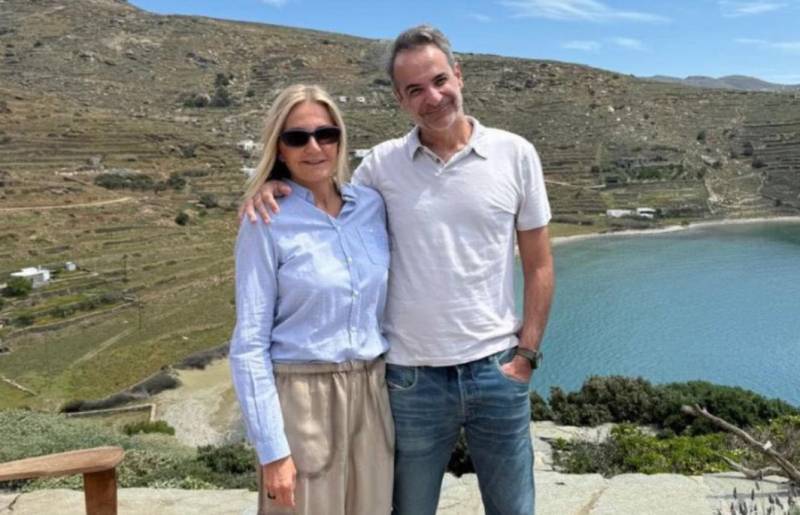 Μητσοτάκης: «Ημέρα χαράς, αγάπης και δύναμης! Χριστός Ανέστη!»