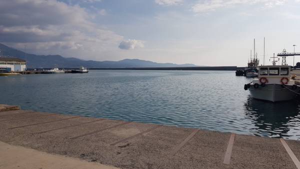 Απαλλάχθηκε το λιμάνι Καλαμάτας από 9 κατασχεμένα σκάφη