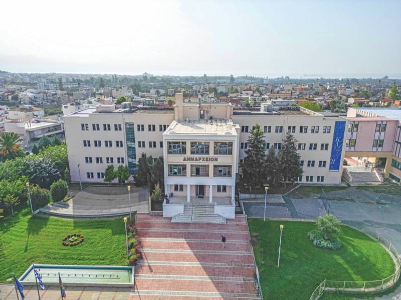 Θεσμική διολίσθηση της αυτοδιοίκησης