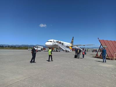 Έφτασε στην Καλαμάτα η πρώτη φετινή διεθνής πτήση από το Μόναχο (βίντεο)