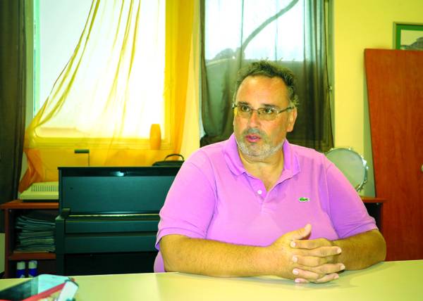 Κώστας Νικολέας: "Ούτε εθνικοπατριωτικά ούτε φολκλόρ... αλλά μουσική παιδεία" (βίντεο)