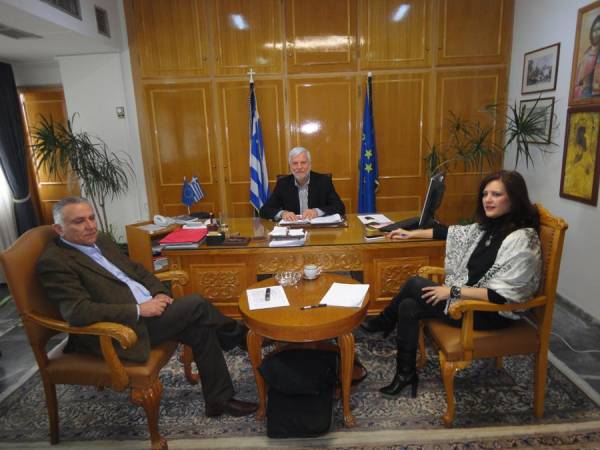 "Ντύθηκε" ανεξάρτητος ο Τατούλης