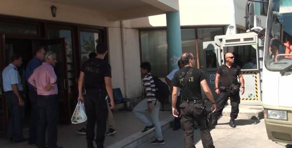 Ανήλικοι μετανάστες στα κρατητήρια της Μεσσηνίας