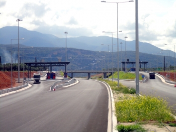 Μέσα στο καλοκαίρι παραδίδονται τμήματα του αυτοκινητόδρομου με παράκαμψη Παραδείσια - Τσακώνα (βίντεο)