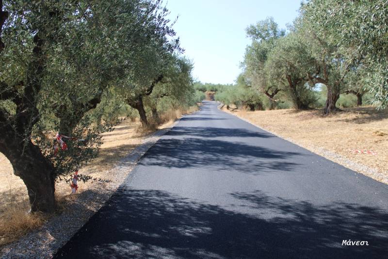 Ασφαλτοστρώσεις σε αγροτικούς δρόμους σε Χαραυγή και Μάνεσι