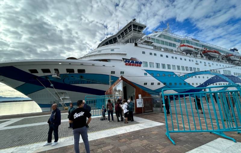 Στην Καλαμάτα το κρουαζιερόπλοιο «Crown Iris» - Διακριτική παρουσία της αστυνομίας