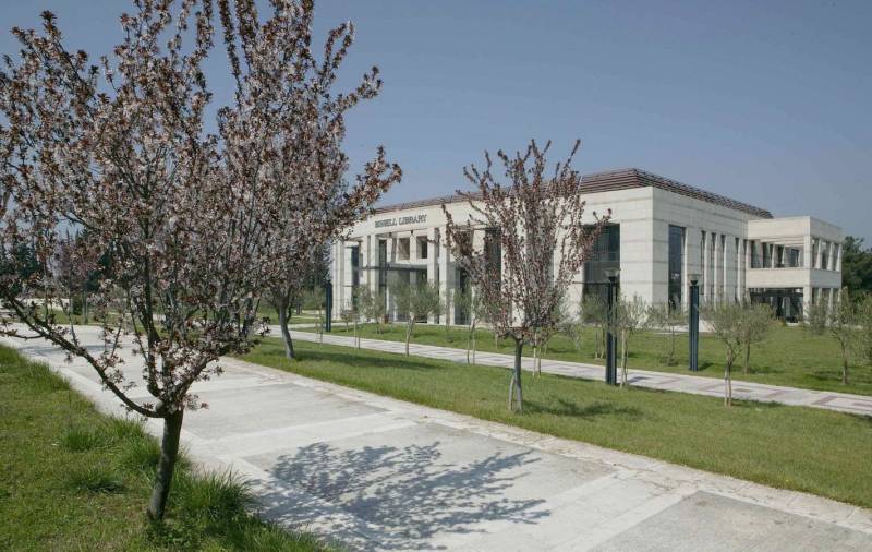 Διαγωνισμό υποτροφιών στο ACT - The American College of Thessaloniki