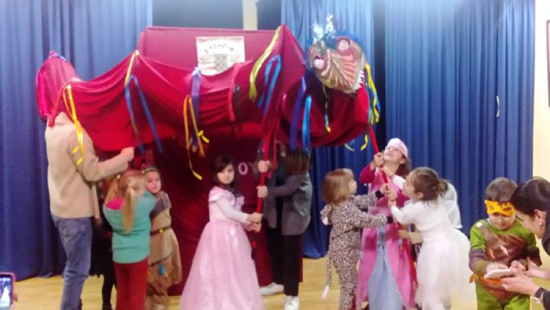 Διασκέδαση με το μικρό δράκο για τους φίλους της Πειραματικής Σκηνής Καλαμάτας