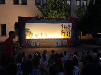 Μικροί και μεγάλοι απόλαυσαν την παράσταση Καραγκιόζη