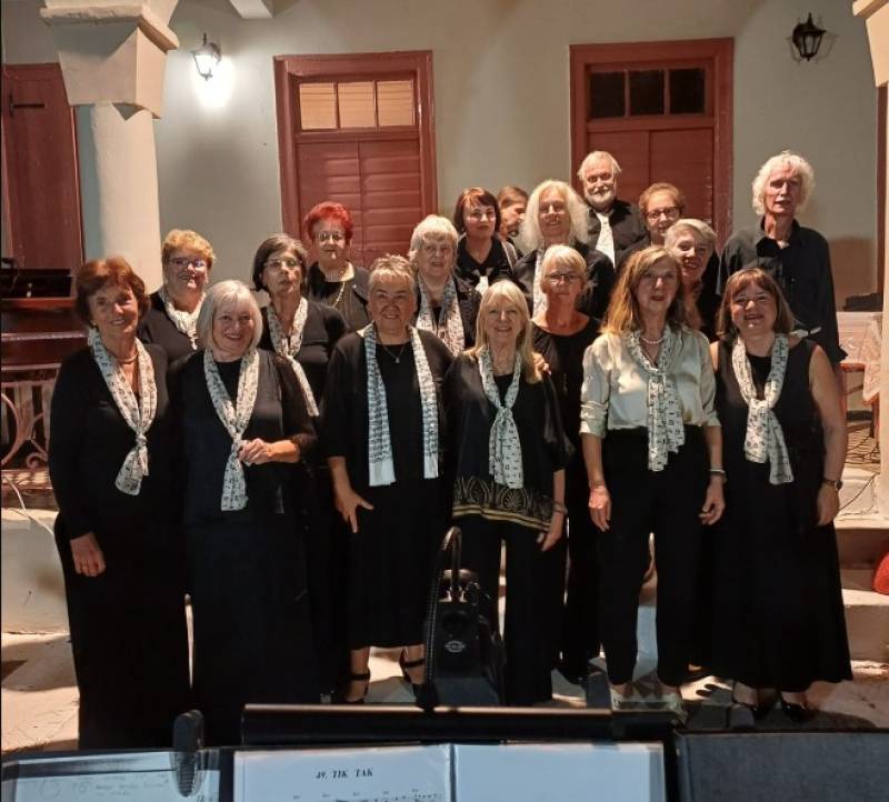 Χριστουγεννιάτικα άσματα από τη Χορωδία "Allegri"