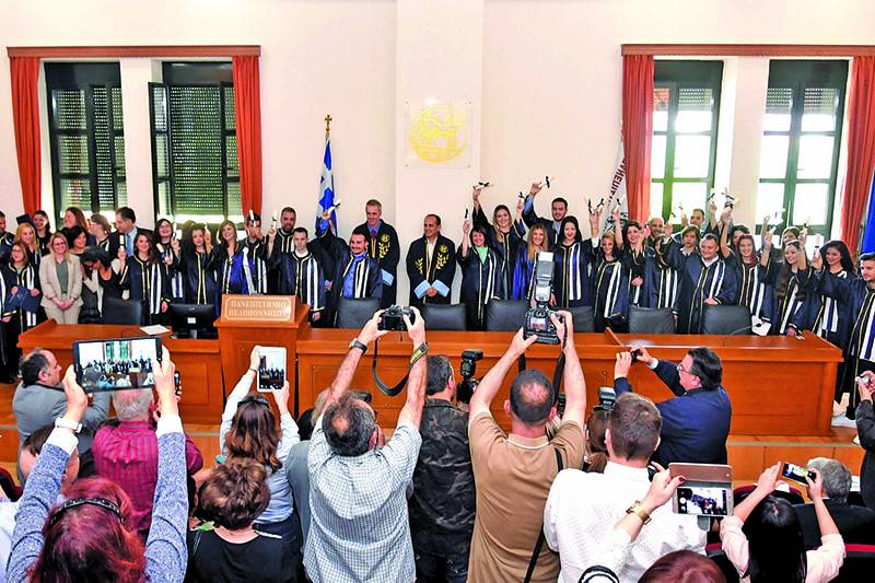 Καλαμάτα: Ορκωμοσία πτυχιούχων του Πανεπιστημίου Πελοποννήσου (φωτογραφίες)