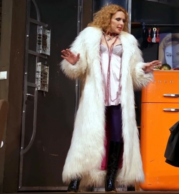 Η Εβελίνα Παπούλια στην "Ε"