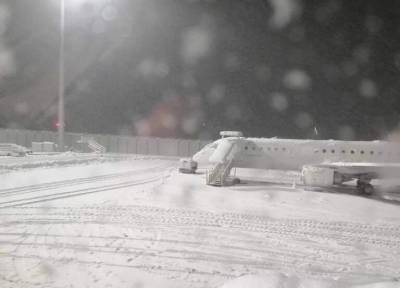 Μόναχο: Εγκλωβισμένοι Ελληνες στο αεροδρόμιο για τρίτη ημέρα – Ακυρώθηκαν 22 πτήσεις (βίντεο)