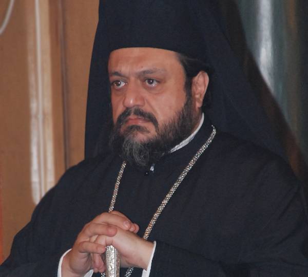 Και ο μητροπολίτης ζητεί απομάκρυνση των κατασχεθέντων από το λιμάνι της Καλαμάτας