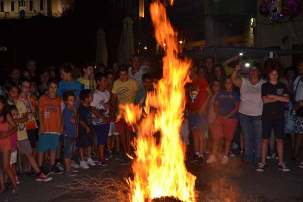 Αναβίωσε το έθιμο του Κλήδονα στην Ανω Πόλη Κυπαρισσίας