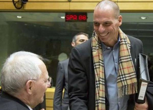 Η Die Welt χαρακτηρίζει "σκάνδαλο" τη στάση του Βαρουφάκη