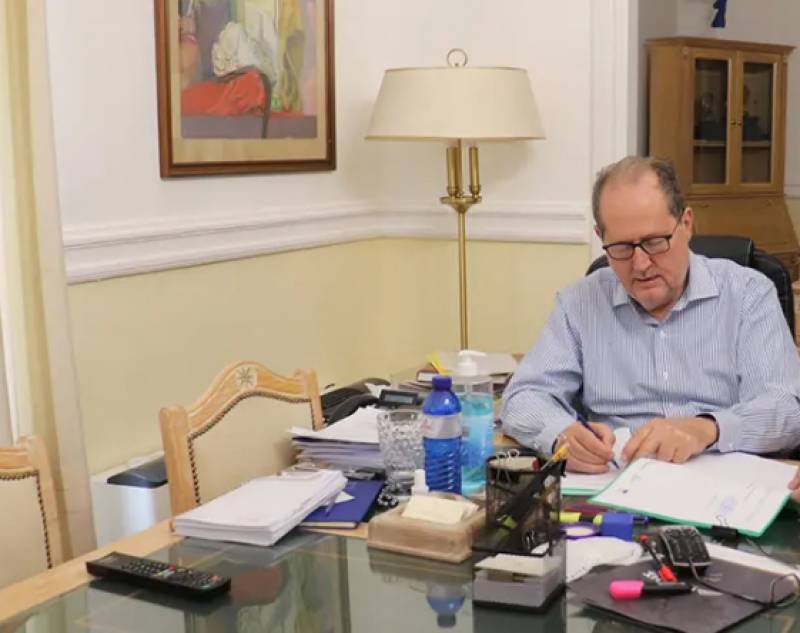 "Λαϊκή Συσπείρωση" κατά Νίκα για εργαζόμενους στις υπηρεσίες