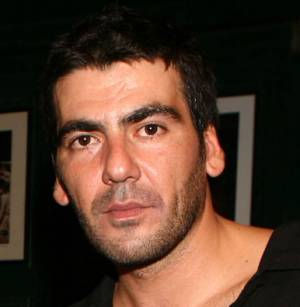 O ηθοποιός Αντώνης Καρυστινός στην "Ε": "Αυτό που ζούμε είναι εξευτελιστικό"