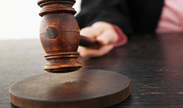 Ενοχοι για 19 κλοπές θείος και ανιψιός