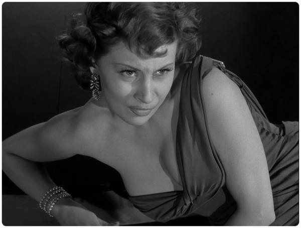 Πέθανε η μούσα του Φελίνι, Μαγκαλί Νοέλ (βίντεο)