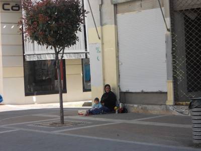 Παιδιά ζητιάνοι στην Καλαμάτα