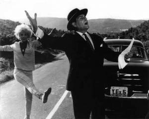 Ο Μαυρογιαλούρος ωχριά μπροστά τους