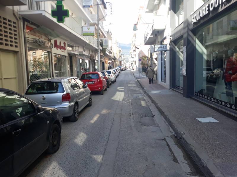 Καλαμάτα: Μόνο 30 θέσεις πάρκινγκ θα μείνουν στην Αναγνωσταρά