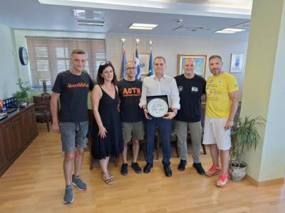 Στο “τραπέζι” απευθείας αεροπορική σύνδεση Πεσκάρα-Καλαμάτα: Ιταλοί μοτοσικλετιστές στον Θ. Βασιλόπουλο