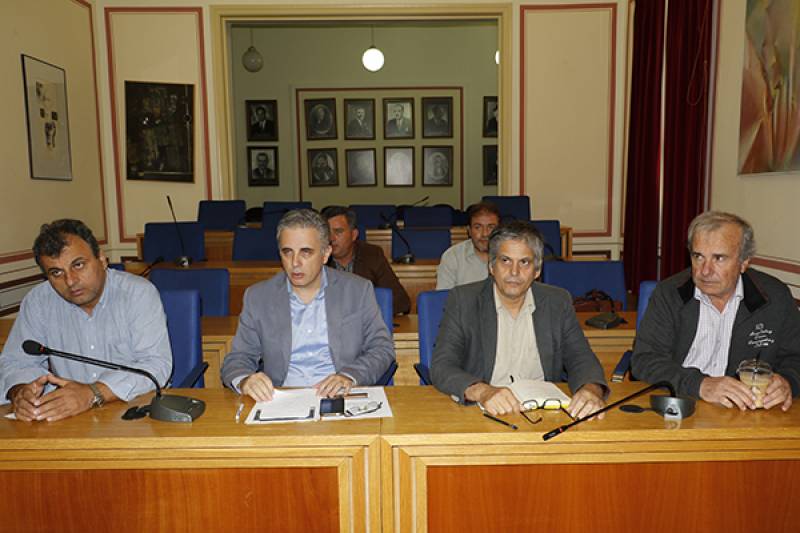 Υπό διάλυση η μείζων μειοψηφία του Δήμου Καλαμάτας: Ο ΣΥΡΙΖΑ ψάχνει για δήμαρχο εκτός Μάκαρη
